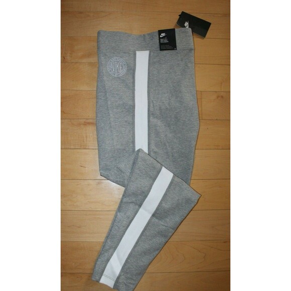 NWT NIKE Women's Athletic Femme Workout Logo Leggings‎ Pants Gray White - Picture 1 of 7